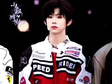 我儿今年新音眼里没有光 但是有泪光 #陈奕恒#小毅哼妈