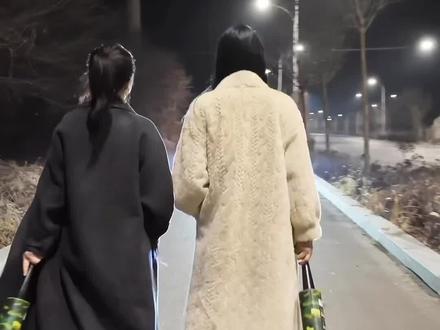 手持加特林,所念皆所愿,崩走霉运,来年一定顺风顺水顺财神#烟花加特林 #上热门话题榜🔥 #拜年