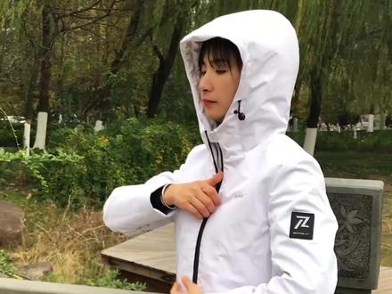 你还别不信,这衣服只有3毫米后却能扛住零下30度,