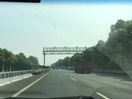 新手高速,学会控制车速,不要盲目追求快#汽车陪练 #新手上路 #新手练车 #高速开车 #杭州汽车陪练霍教练