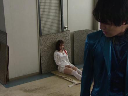 暴太郎战队44话 犬塚想杀鹤兽人 索诺妮于心不忍出手阻止挡一击 告诉犬塚直接杀鹤兽人会让夏美一起死#爱情#特摄剧#超级战队#暴太郎战队#索诺妮