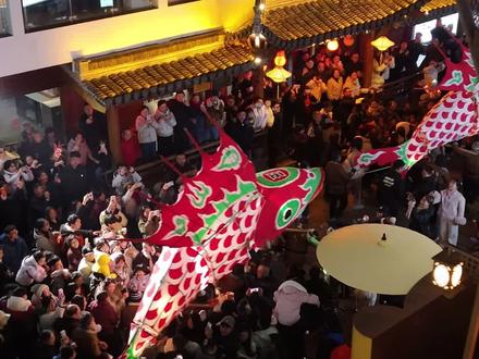 齐云山宠粉无上限!加场烟花 + 送套票,这波太香了!#齐云山的听劝人设算是立住了 #安徽齐云山