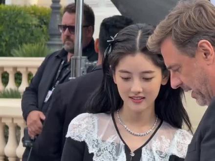 网红美女车模拍摄现场 这套照型,哪个细节最戳你?#模特日常 #赵璐妮工作日记 #ootd穿搭 #模特拍摄花絮