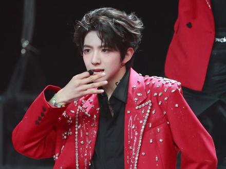 陈浚铭 《闭嘴跳舞》直拍
我的男神真的来了!全能ACE#陈浚铭 #tf四代 #tf家族荣耀之战 #直拍 #闭嘴跳舞