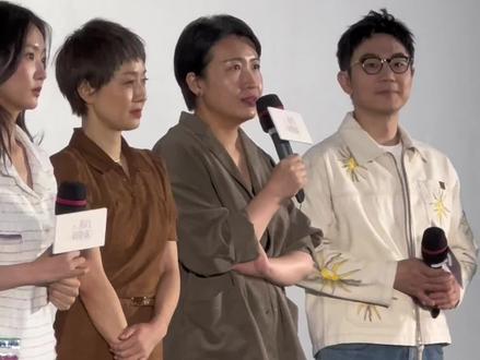 在#我的阿勒泰中,于适同时担任演员和骑射指导,导演表示现场与骑射相关的拍摄道具,她都放心交给于适,因为他特别的热爱与专业。