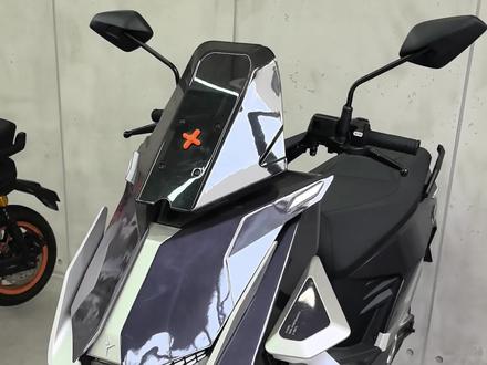 家里没有充电桩的用户也可以正常充电哦,随车会送一个随身充300w-2000w可以调节(在锋鸟APP上绑定车辆后可调节)家里有充电桩的慢充桩(7kw)正常充都ok。目前比亚迪 特斯拉 埃安的都试过可以正常充电#锋鸟钱钱 #锋鸟F280c #电摩 #锋鸟