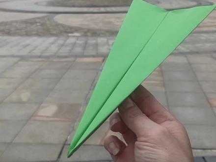 飞得又直又远的三角翼标枪纸飞机,结构牢固折法简单 ,轻松飞行30米 #纸飞机#折纸飞机 #童年的纸飞机