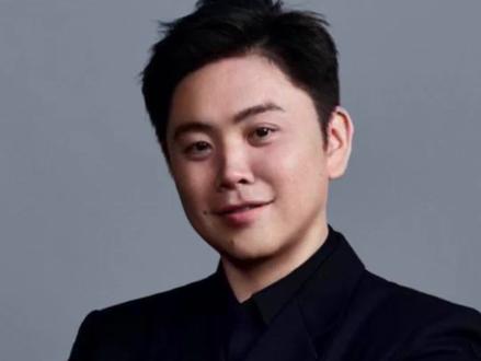 追觅俞浩:已成立20多个芯片事业部 追觅俞浩:芯片,也是追觅生态下一步重点布局的方向,我们已经成立了20多个和芯片相关的事业部。
20年后,追觅生态要成为全世界最大的芯片公司,并且,我们的芯片和前端业务结合起来一起发展。
#追觅俞浩 #追觅布局芯片 #追觅全球最大芯片公司 #消费电子跨界造芯 #追觅半导体布局