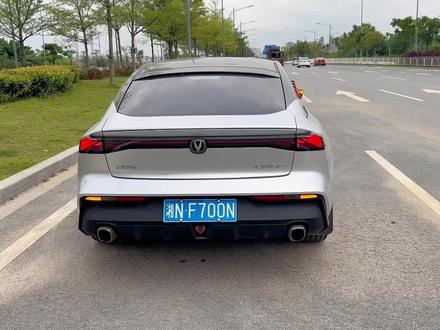 你们想看的改转向灯后打转向踩刹车的效果,今天给你安排上,对车多了解一下,刹车灯是刹车灯,两者互不影响#univ #长安univ #尾灯