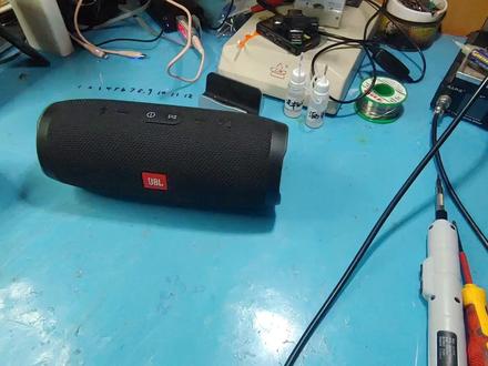 维修JBL charge3冲击波蓝牙音箱更换充电口和电池#jbl蓝牙音箱维修 #蓝牙音箱 #冲击波3代