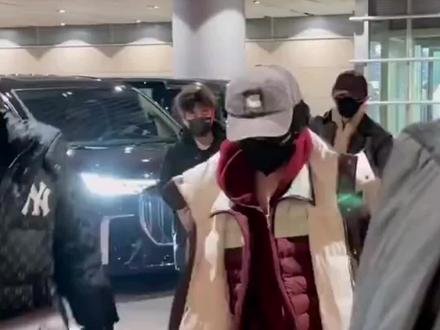 时代少年团出发俄罗斯录制团综了,又带爆米花看世界了!#时代少年团