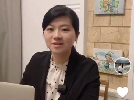 警惕文化渗透!春节拜年流行语背后的危机 最近很多拜年短视频里都出现了一家人齐喊"阿妈特拉斯"的奇怪现象。这个词其实是日语"天照大神"(アマテラス)的音译,作为日本神话中的太阳神,却在中国最隆重的传统节日里被当作吉祥话传播。这背后折射出三个危险信号:
第一,年轻一代正在丧失文化主体意识。当我们的春联被替换成神社鸟居,传统年俗被二次元符号覆盖,五千年的文化基因正在被悄然篡改。
第二,文化渗透披着娱乐外衣。日本动漫产业通过长达三十年的布局,已让95后、00后在潜移默化中接受其价值观体系。数据显示,某站日漫用户中18岁以下占比达43%。
第三,文化安全防线正在松动。当神话符号、历史人物被系统性置换,民族记忆的根基就会动摇。韩国"端午祭"申遗的教训告诉我们:文化阵地的失守往往始于细微之处。
这不是反对文化交流,而是呼吁保持文化清醒。我们的春节有女娲创世、后羿射日的壮丽神话,有"爆竹声中一岁除"的千年诗韵。让我们守护好自己的精神图腾,别让年轻人在动漫狂欢中,忘记了炎黄子孙的文化血脉。