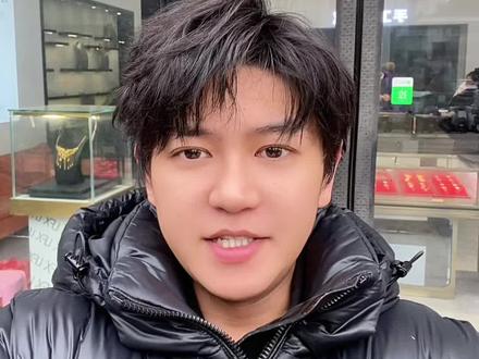 今日银价,今天白银回收多少钱一克?我给你的报价乘以克重就是到手价格。今天来到 2026 年 2月10号,现在的实时大盘银价已经来到了 24一克,已处于稳定,坤坤,没有任何套路。在合肥地区,不管是在肥西,瑶海,蜀山及周边任何地方,不管是一克、几十克甚至几百克,只要一声令下,坤坤都会为你上门回收,最近私信比较火爆,有需要的点主页联系#合肥白银 #合肥白银回收 #合肥白银上门回收 #合肥白银多少钱一克 #白银回收