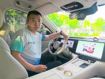 这是不是史上最强汽车发布会?全是干货,安全、科技、舒适、豪华,全新一代问界M9太强了,今年9系列旗舰SUV基本大结局了。
#问界M9
#又被问界圈粉了
#OTA升级
#全新一代问界M9