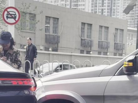 我一个长沙乡里别,在武汉看到了赣哥撞鄂爷,突然湘赣鄂就集合鸟