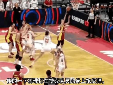 王思雨,一个必定永载史册的球#篮球 #对篮球的热爱不分年龄 #篮球绝杀 #上热门 #体育