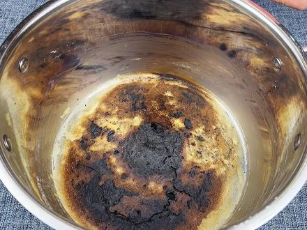 锅烧焦了怎么办?教你一招,只要在锅里加点它,就能立马焕然一新