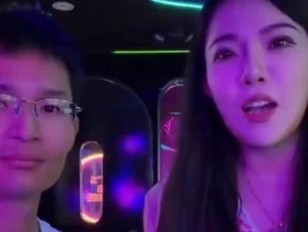 小唐参加市政会议,美女议员辅助翻译 @小唐酱香饼在美国 找助理 #小唐酱香饼在美国