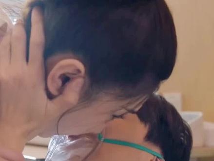 9大花式吻戏(3/3):氧气罩吻、吃人吻、摩托吻 #江疏影 #李易峰 #林雨申 #张钧甯 #吻戏