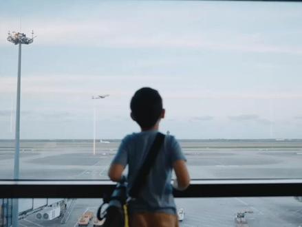 南方航空携手火山引擎,正式推出 AI 智慧出行管家! 接入豆包大模型,实现购票、值机、行程咨询等全流程智能服务,为旅客打造高效、便捷的航空出行新体验,引领航旅服务数字化升级。#豆包大模型 #南航APP #火山引擎 #南方航空 #智慧出行管家