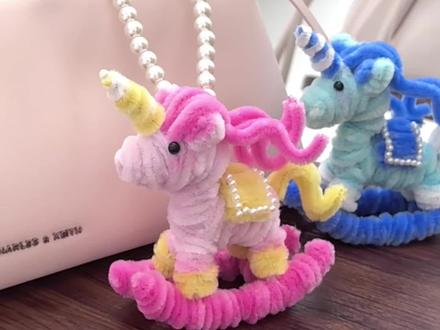 扭扭棒|超可爱的小粉小蓝马摇摇乐挂件 来啦快艾特你最好的闺蜜为你制作吧~
送闺蜜送对象
这个马年迎新年的diy可爱粉黄配色摇摇乐小马独角兽
挂件吧~
后续会设计各种配色哟
#手工diy制作 #我的手工作品 #新年 #玩具 #扭扭棒教程