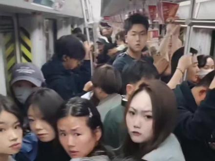 宝宝,如果没有他你还爱我吗#翻唱挑战 #如果没有他你还爱我吗 #搞笑 #云南阿敢表翻唱