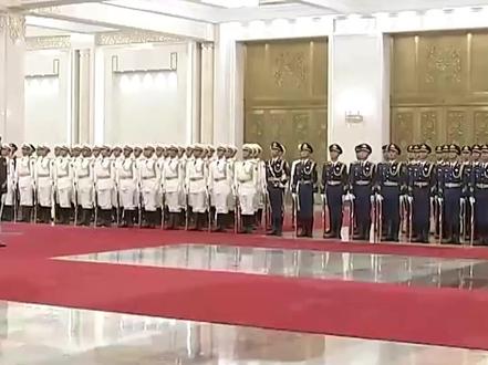 习近平举行仪式欢迎塞尔维亚总统武契奇访华。