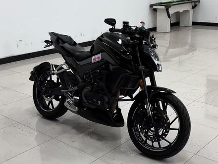 最新拿下一台准22年春风nk250高配 名盘5800 必须过户 改装多多 加装两对护杠 射灯 两个边包 水杯支架 手机支架 手吧镜 折叠牛角 改装升高脚踏 短尾 刹车上泵 多米诺手吧 RK链条 牙盘 定风翼 后挡泥板 下导流罩 分离手吧,不要拿烂车况来对比#春风nk250 #nk250 #春风250nk #250nk #春风250