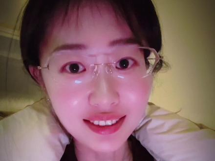 浮云一别后,流水十年间 如果你和一个人毕业后不再见面,那在彼此的记忆里,他就永远是学生时代青春的模样。当时年少春衫薄,回首犹见旧风华。浮云一别后,流水十年间。此情可待成追忆,只是当时已惘然。#国学文化 #国学智慧 #诗词 #文学 #涨知识