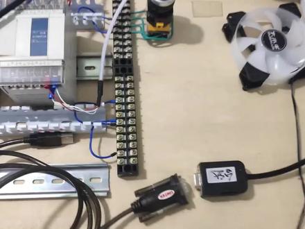 信捷PLC与电脑通讯
如何设置