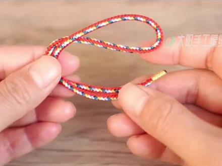 本命的兔宝宝们不给自己准备条本命手绳嘛?这款醒狮配色兔兔本命年手绳你想学吗?醒狮配色兔兔本命年手绳慢动作详细教程(上集),无论是送自己还是送闺蜜都是好选择,快自己学起来或者艾特你的闺蜜来学!男孩子也可以学哦~用来送给自己喜欢的女生或者自己的女朋友,这样比较容易追到女孩子哦~哈哈哈哈
#本命年手绳 #纯手工编绳 #教程 #醒狮兔兔 #编织教程 #兔年