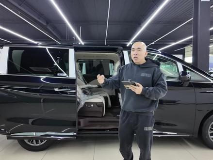 16万买30万的新车?真假“红旗HQ9”,双胞胎兄弟奔腾M9?#一汽 #红旗hq9 #二手车 #商务车
