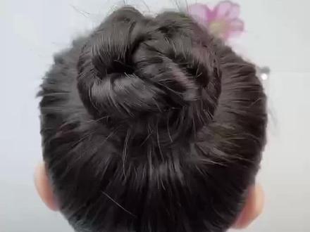女儿六一儿童节上台表演跳舞怎么都跳不散的四种丸子头#六一儿童节 #儿童编发 #六一就是要快乐呀 #女儿 #丸子头