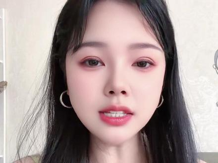 因为这首#岁月如笔写春秋 的音,配了 #给阿嬷的情书 的题,我带着好奇去看了这部电影!