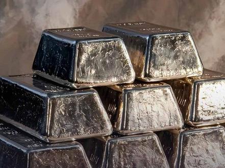 国投白银LOF将暂停申购!专家:白银涨幅已完全到位,会在2月逐步见顶 #国投白银LOF将暂停申购 #白银 #黄金 #贵金属