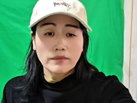 太适合新手小白记不住歌词的!把这两个开关打开。看着提词器就能唱歌了!#视频剪辑教程 #提词器挑战 #剪映