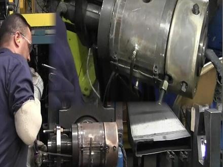 挤出机清理维护,清理挤出机螺杆#电线电缆#电线#电缆#线缆#机械#设备#生产厂家 #人人都是大老板 #挤出机