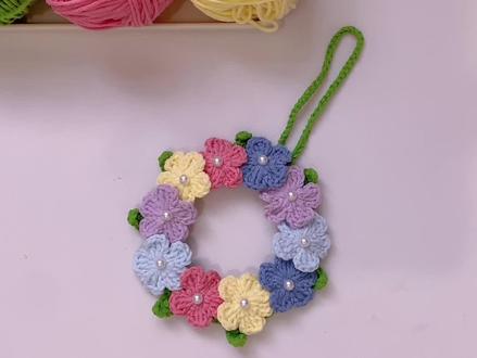 春日小花车挂教程… 🧶:萌娃娃2号线@雪妃尔毛线
色号:12、14、19、37、46、49
#挂件钩织教程 #我的手工日常 #零基础教学 #手工针织花朵教程 #钩织小花教程