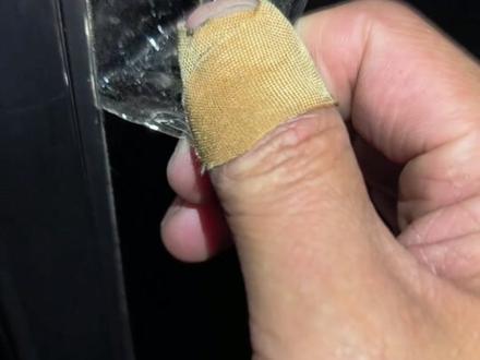 自己在家怎么简单轻松的撕汽车隔热膜快速除胶全流程,让你轻轻松松几省几百米#撕膜 #隔热膜 #车衣 @DOU+小助手