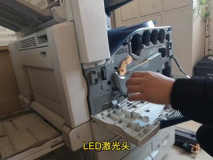 施乐彩色复印机有白道,省钱绝招:筛载体。看到最后效果,值了!
