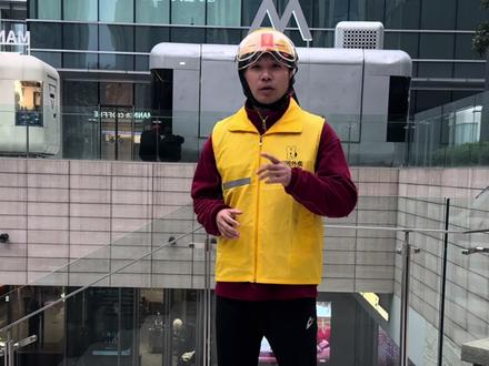 《外卖小哥15》百米短跑:小步跑发力模式 温馨提醒:台阶要矮约10-15厘米,不要全脚掌直接着地!希望能够帮助更大家!#百米短跑 #小步跑 #大神支个招 #体育生#音速猫