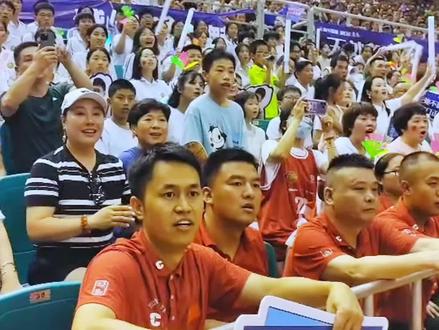 青春渌口与回浦少年的盛夏回忆。渌口球迷:这就是青春的模样!#回浦中学全国冠军队VS厂BA明星联队#淡厚然#篮球赛#青春渌口#创业新城#渌口融媒
