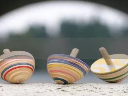 部编版四年级语文上册第20课《陀螺》课文实景朗诵