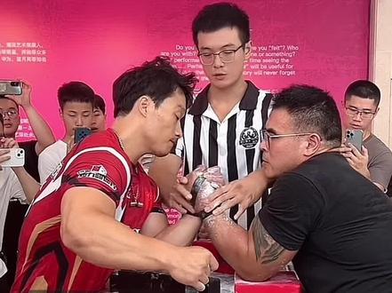 张迎春VS山旧 只录了左手后三把,这耐力太强了#斗腕