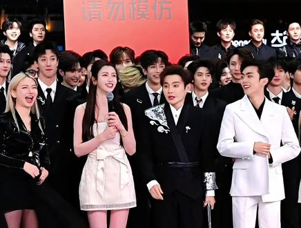 #龙浩天酉阳大舞台 #钟倩儿周荷花龙浩天崔花合体 #才艺大比拼 #沈园外 #离婚的痛 龙浩天酉阳大舞台,第二轮才艺大比拼,钟倩儿咖涩情侣舞蹈《trouble maker 》VS 龙浩天小龙女《沈园外 》VS 周荷花团队《离婚的痛》。@龙浩天🐲(酉阳桃花源摆手堂直播) @龙浩天妹妹🐰 @崔花 @周荷花 @钟倩儿@咖涩ᴴ¹³¹