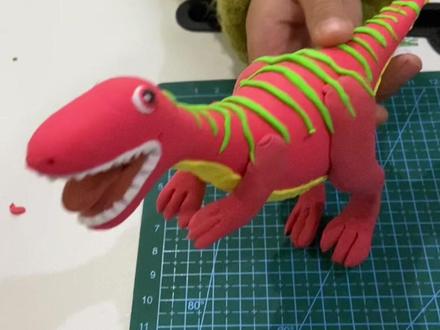 学做粘土霸王龙很锻炼孩子的观察力 动手能力 专注力 创作力,妈妈们快收藏起来教孩子吧#超轻粘土 #粘土 #亲子手工 #幼儿园手工 #墨老板彩泥