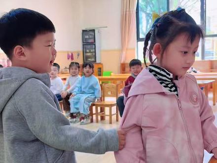 幼儿园版玉芬上线啦🤔,跟着潮流带着我的娃娃们出战🤭🤭#幼儿园 #原创视频 #热门 #热门 #热门音乐🔥