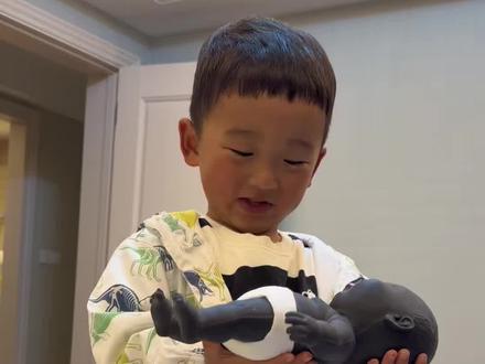 爸爸说,妈妈给我生了个妹妹,娜塔莎后续 纯黑血统的娜塔莎还叫娜塔莎吗#娜塔莎 #坑娃后续 #萌娃搞笑日常 #vlog日常