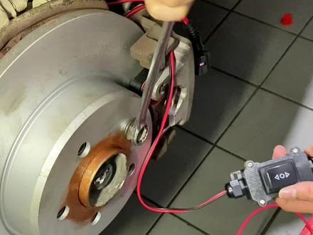 还在用电脑复位电子手刹?太耽误时间了!