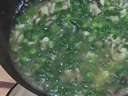 有果冻啫喱的白切鸡,皮肉弹脆
#白切鸡 #羹汤 #豌豆 #跟着抖音做美食 #一只鸡的百种做法